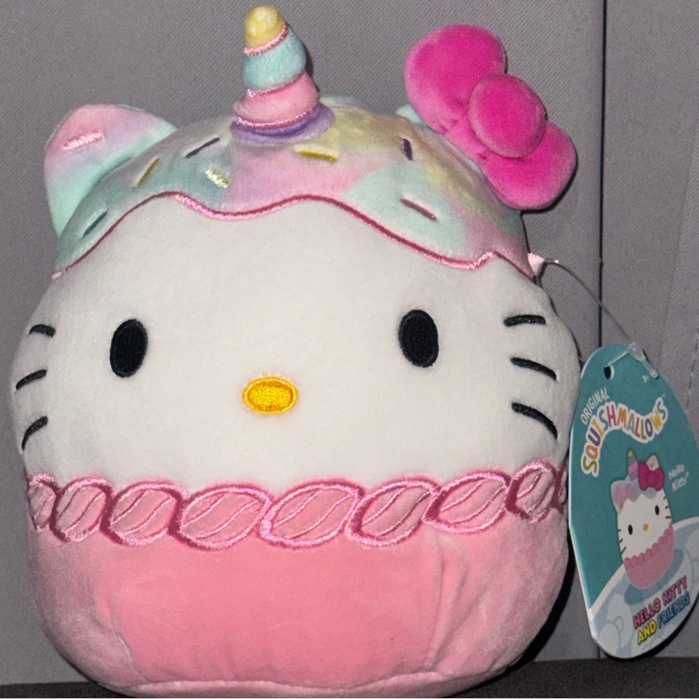 Hello Kitty unicorn Squishmallow NEW